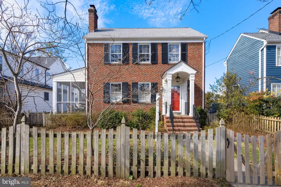 710 W VIEW TER, Alexandria, VA 22301