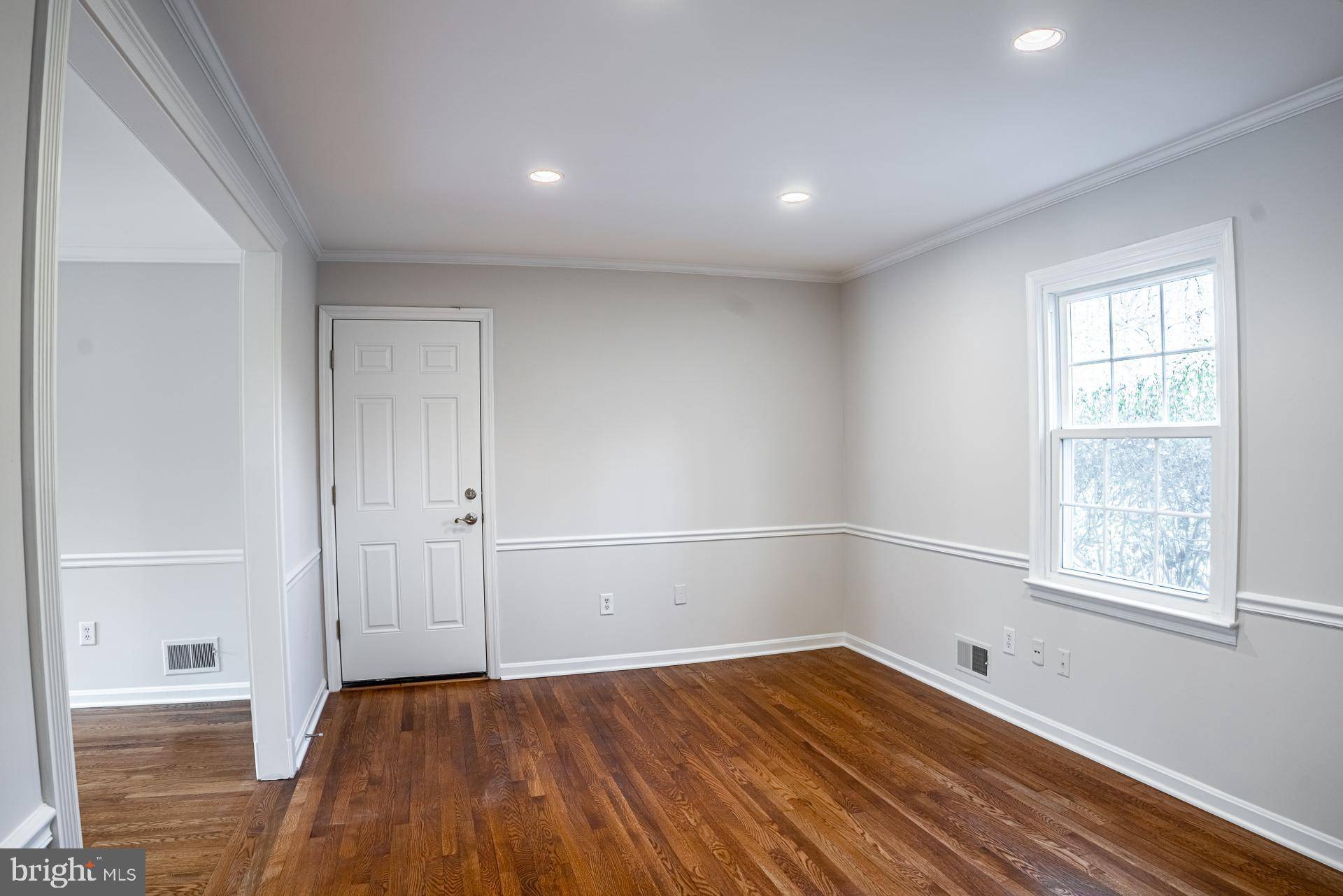 Reston, VA 20190,1323 BUTTERMILK LN