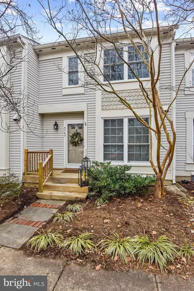 5742 EVERGREEN KNOLL CT, Alexandria, VA 22303