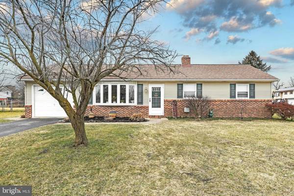 242 MELINDA DR, York, PA 17408