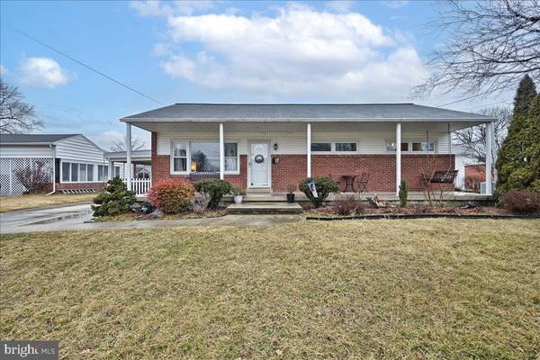 17 SCARSDALE DR, Camp Hill, PA 17011