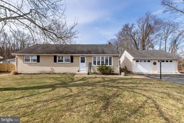 13 APPLEGATE LN, New Egypt, NJ 08533