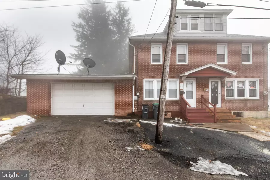 25 MIDDLE ST, Mcadoo, PA 18237