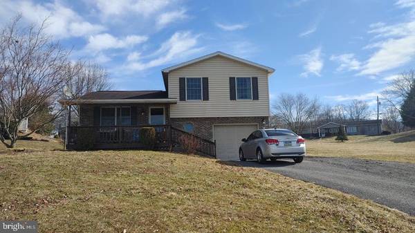 108 GREENWOOD LN, Millerstown, PA 17062