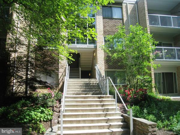 2908 KINGS CHAPEL RD #5, Falls Church, VA 22042