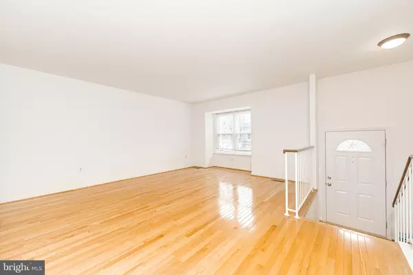 Springfield, VA 22152,6165 FOREST CREEK LN