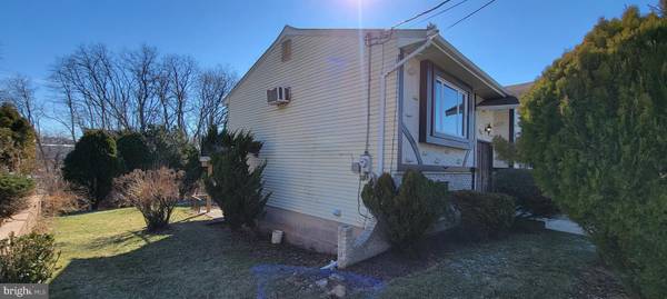 Whitehall, PA 18052,948 W LIVINGSTON ST