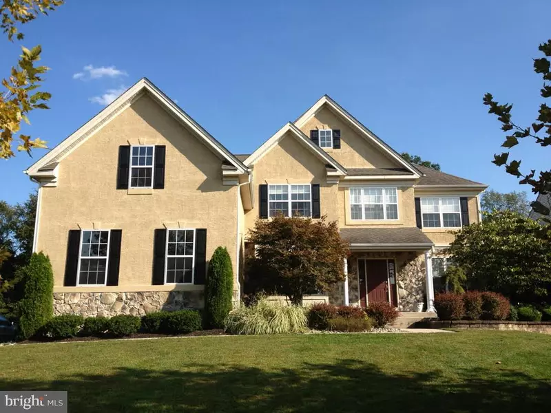 27 ROLLING GLEN CT, Mount Laurel, NJ 08054