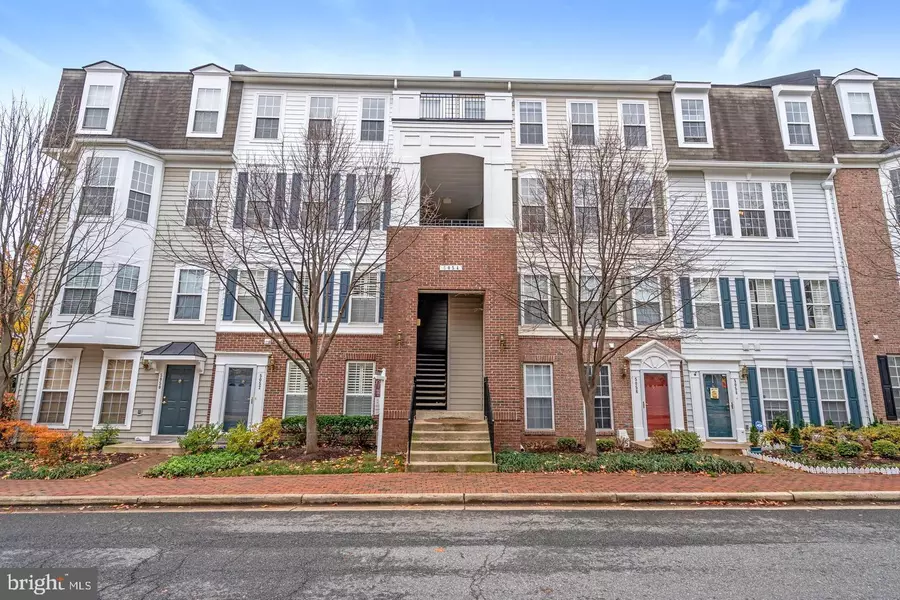 5054 DONOVAN DR #102, Alexandria, VA 22304