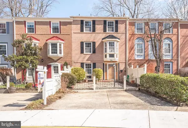 7951 CENTRAL PARK CIR, Alexandria, VA 22309