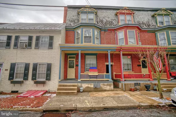 40 W SOUTH ST, Carlisle, PA 17013