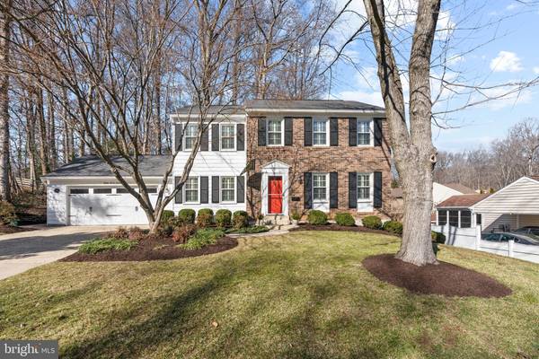 8716 QUEEN ELIZABETH BLVD, Annandale, VA 22003