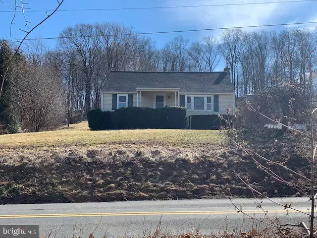 33 SUNSET HILL RD, Boyertown, PA 19512