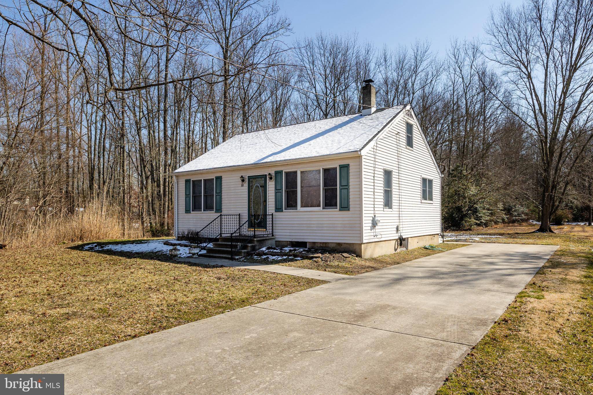 10 RIDGE RD, Southampton, NJ 08088