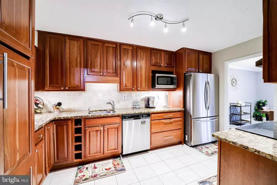 203 YOAKUM PKWY #1009, Alexandria, VA 22304