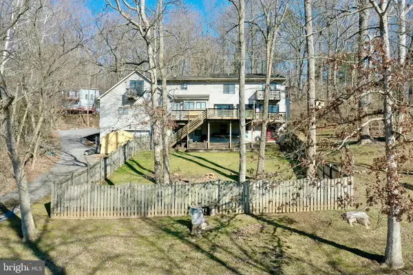 Falling Waters, WV 25419,25 FITZHUGH LN