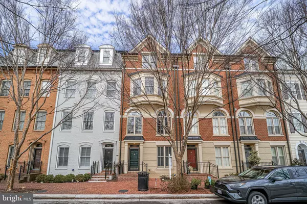 709 ROSE SQ, Alexandria, VA 22314