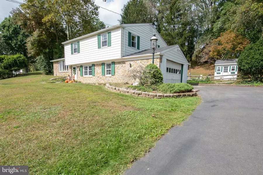 166 S MARMIC DR, Holland, PA 18966