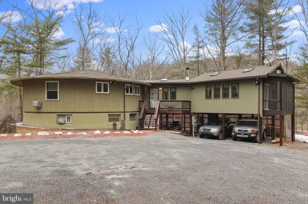 Great Cacapon, WV 25422,179 SIDELING MOUNTAIN TRL