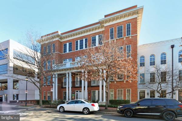 1023 N ROYAL ST #302, Alexandria, VA 22314