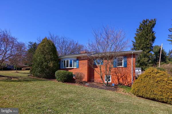 563 GREENDALE RD, York, PA 17403