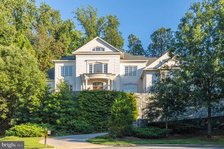 7811 TWINCREST, Mclean, VA 22102