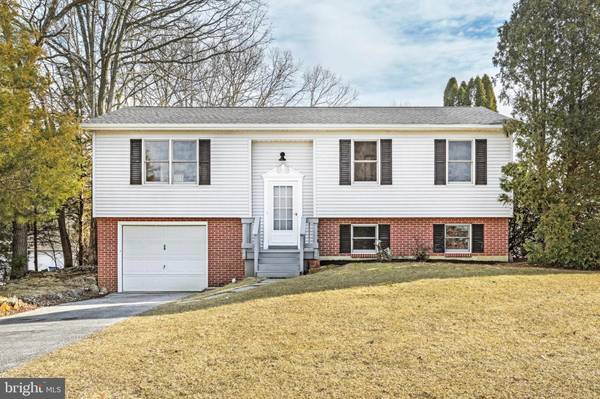 28 BURNSIDE DR, East Berlin, PA 17316