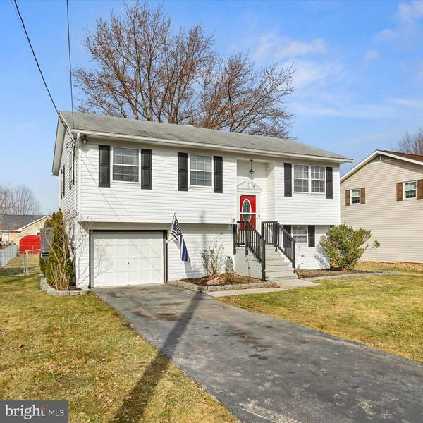 19 SHERMAN ST, Hanover, PA 17331