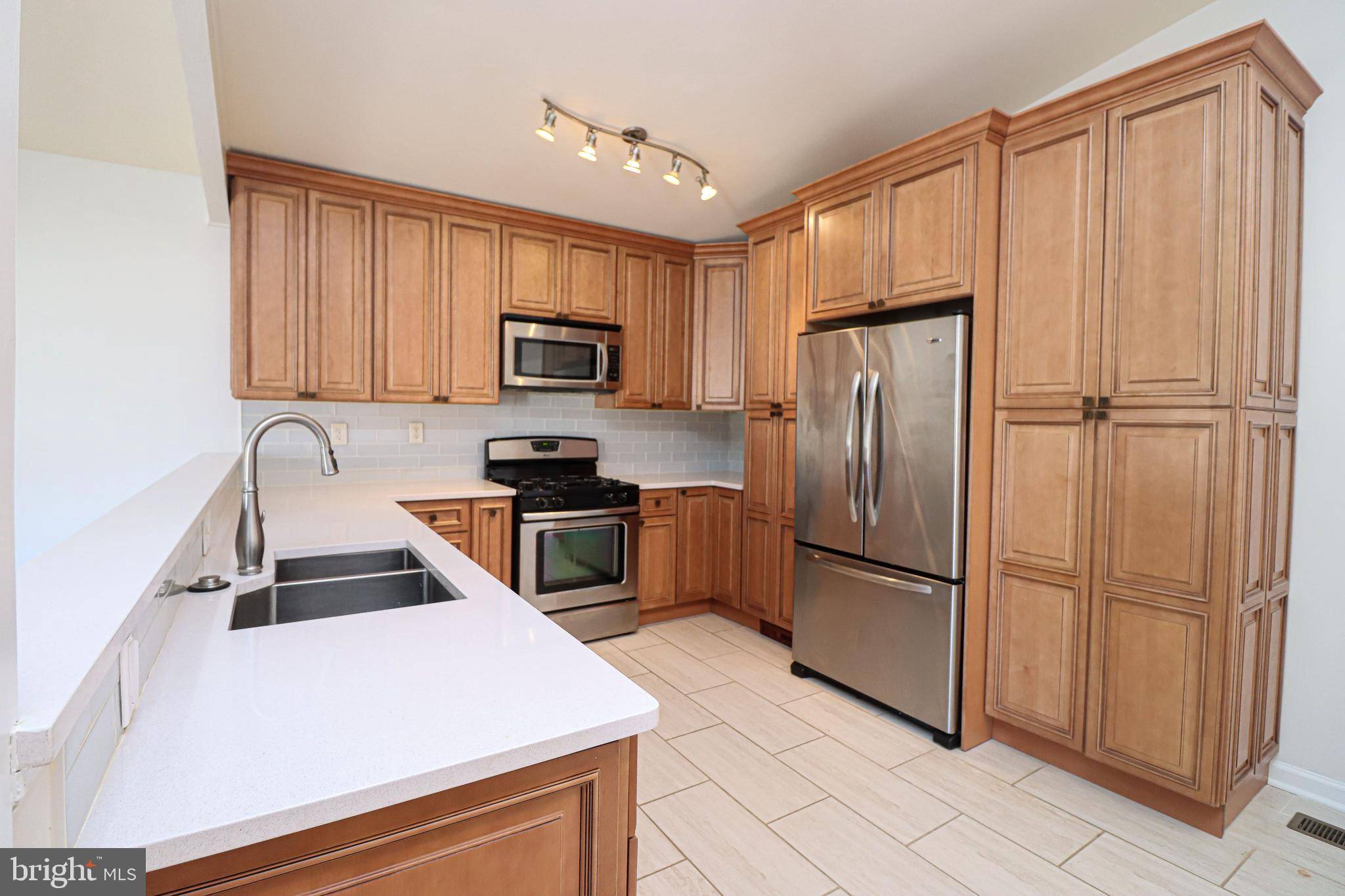 Alexandria, VA 22310,4019 JAVINS DR