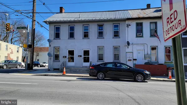 402 S MAIN, Chambersburg, PA 17201