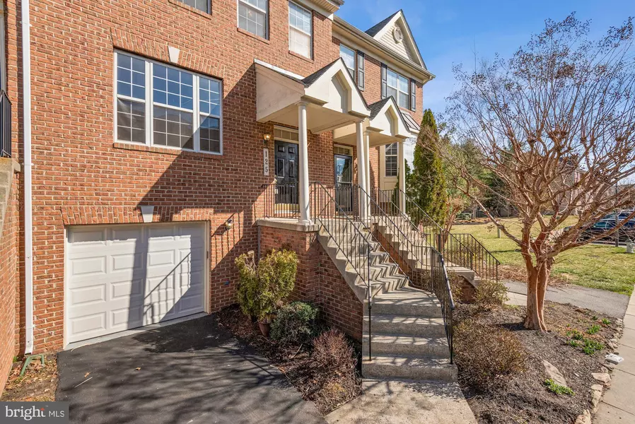 125 LONGPOINT WAY, Gaithersburg, MD 20878