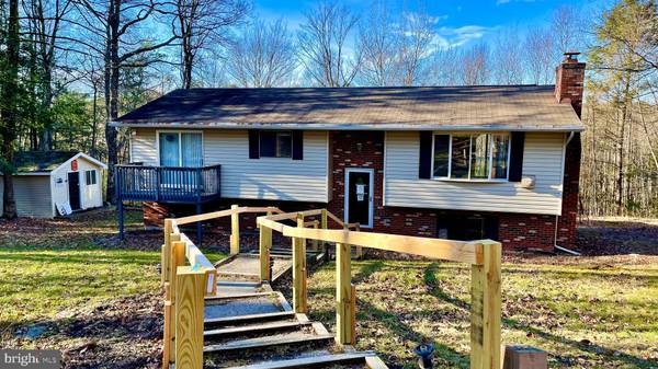 166 COMANCHE PINES RD, Effort, PA 18330