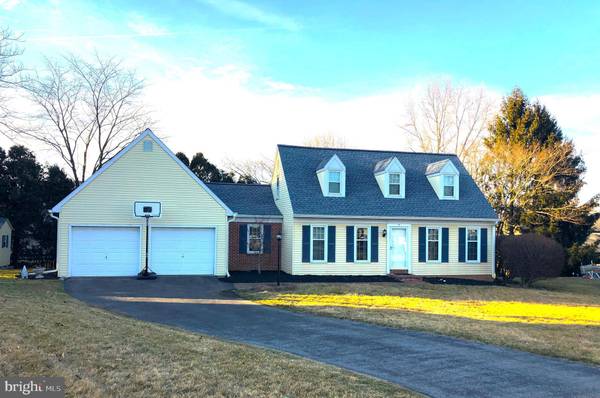 7 HOBSON CT, Leola, PA 17540