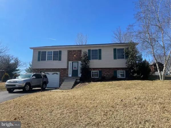 38 GOLDENROD DR, Carlisle, PA 17015