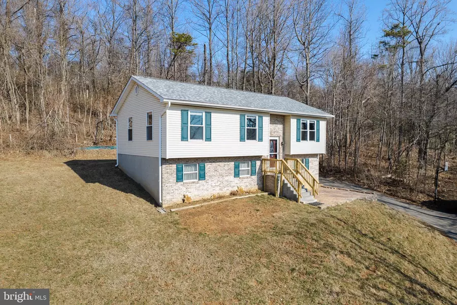 247 ARROWOOD RD, Linden, VA 22642