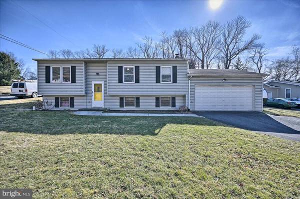 225 ROSEDALE AVE, Highspire, PA 17034