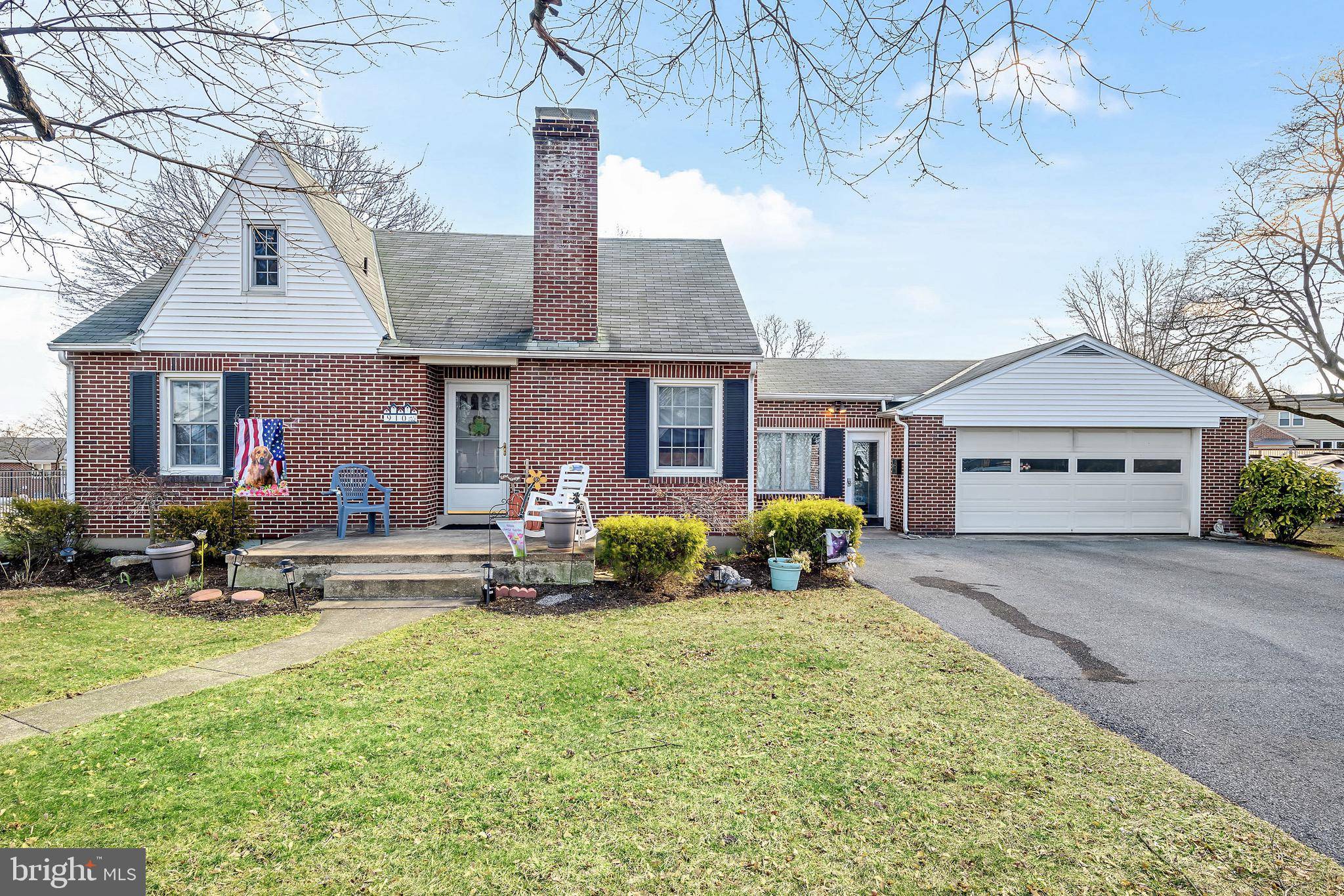 910 DANIELS ST, Lebanon, PA 17042