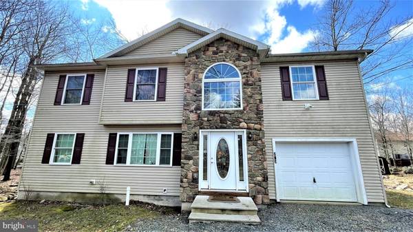 7385 VENTNOR DR, Tobyhanna, PA 18466