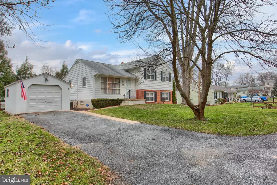 708 UPLAND ST, Mechanicsburg, PA 17055