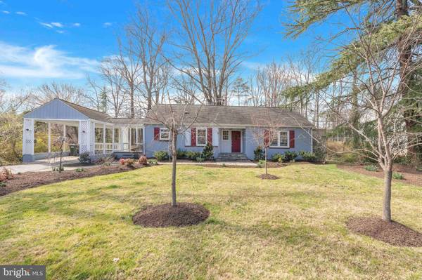 3100 HOLMES RUN RD, Falls Church, VA 22042