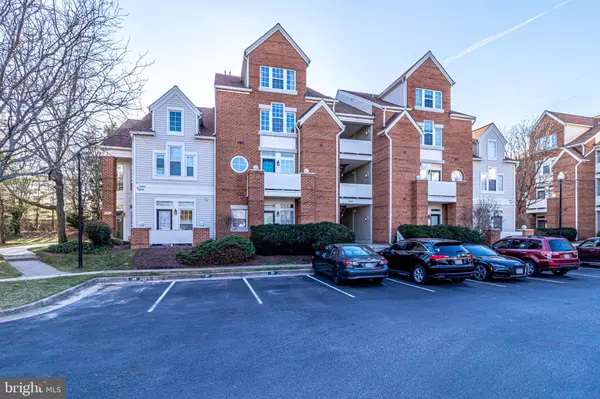 Alexandria, VA 22315,6944-D ELLINGHAM CIR #106