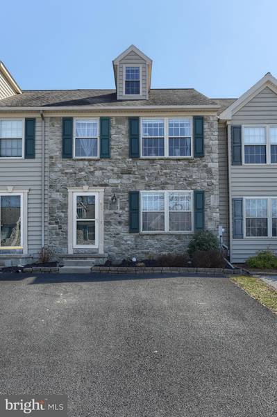 432 INDIAN ROCK CIR, Elizabethtown, PA 17022