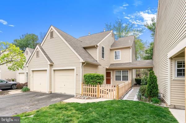 46 WOODLAKE DR, Marlton, NJ 08053