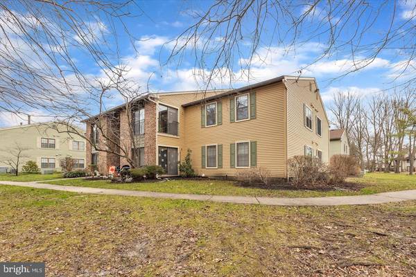 38-B W BLUEBELL LN, Mount Laurel, NJ 08054