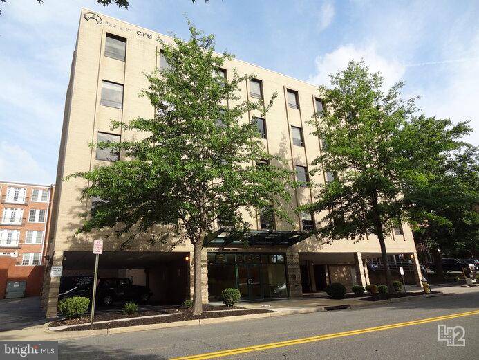Alexandria, VA 22314,1020 N FAIRFAX ST