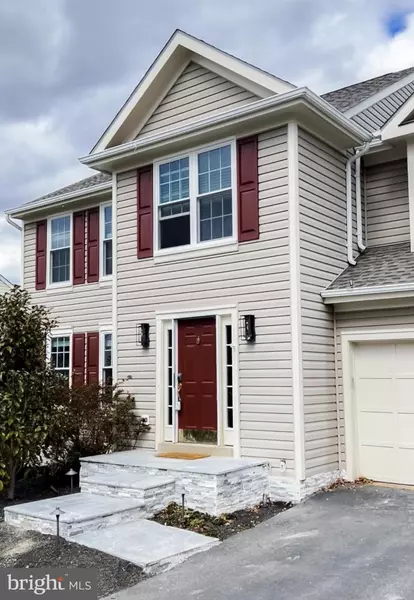 35756 ROUNDLEAF CT, Round Hill, VA 20141