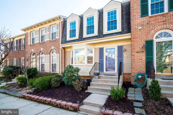 Alexandria, VA 22315,6105 SUMMER PARK LN