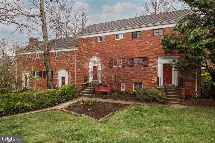 3537 MARTHA CUSTIS DR, Alexandria, VA 22302