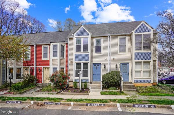 2116 WHISPERWOOD GLEN LN, Reston, VA 20191