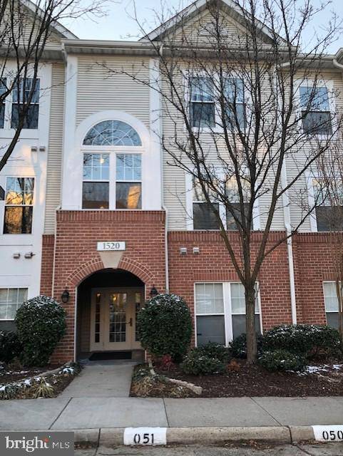 1520 N POINT DR #102, Reston, VA 20194